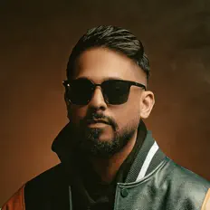 Dengarkan Param, tonton video musik, baca bio, lihat tanggal tur & lainnya!