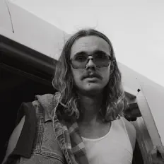 收听 Austin Mackay、观看音乐视频、阅读小传、查看巡演日期等 ！