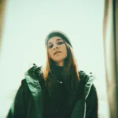 Hör dir Moa Sag an, schau dir Musikvideos an, lies die Biografie, finde Tourdaten und mehr!