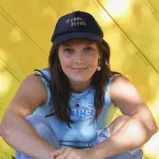 Dengarkan claire eileen, tonton video musik, baca bio, lihat tanggal tur & lainnya!