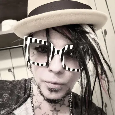 Listen to Lukas Rossi, watch music videos, read bio, see tour dates & more!