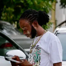 Ascolta King Kasa, guarda video musicali, leggi la biografia, vedi le date del tour & altro!