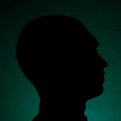 Poslechněte si interpreta NikEl, sledujte hudební videa, přečtěte si životopis, podívejte se na data turné a další informace.