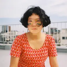 Suzu Toyama을(를) 듣고, 뮤직 비디오를 보고, 약력을 읽고, 투어 일정 등을 확인하세요!