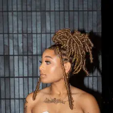 Ouve Destinee’ Chy’Anne, vê vídeos de música, lê a biografia, vê as datas da digressão e muito mais!