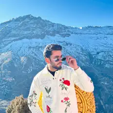 Poslechněte si interpreta Harshit Miglani, sledujte hudební videa, přečtěte si životopis, podívejte se na data turné a další informace.