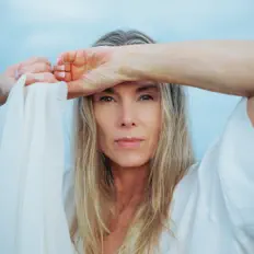Luister naar Rebekka Bakken, bekijk muziekvideo's, lees de bio, bekijk de tourdata, en meer!