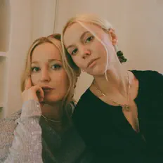 Ascolta Gracie and Rachel, guarda video musicali, leggi la biografia, vedi le date del tour & altro!
