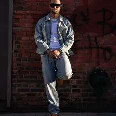 Poslechněte si interpreta MADDUX, sledujte hudební videa, přečtěte si životopis, podívejte se na data turné a další informace.