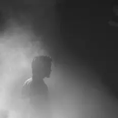 Écoutez Leon Zhang, regardez des vidéoclips, lisez la biographie, consultez les dates de tournée et plus encore !