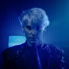 Poslechněte si interpreta Visions Of Indigo, sledujte hudební videa, přečtěte si životopis, podívejte se na data turné a další informace.