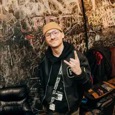 收听 Staysick、观看音乐视频、阅读小传、查看巡演日期等 ！