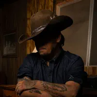 Escucha a undefined, mira videos musicales, lee su biografía, consulta las fechas de las gira y más.