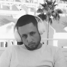 Ακούστε περιεχόμενο από Twofold Jack, παρακολουθήστε μουσικά βίντεο, διαβάστε το βιογραφικό, δείτε ημερομηνίες περιοδείας, και πολλά ακόμη!