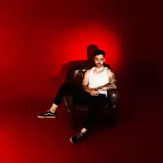 Poslechněte si interpreta JgMaxi, sledujte hudební videa, přečtěte si životopis, podívejte se na data turné a další informace.