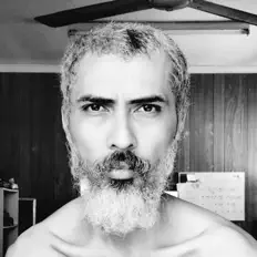 Posłuchaj wykonawcy Jr.X, obejrzyj teledyski, przeczytaj biografię, zobacz daty tras koncertowych i nie tylko!