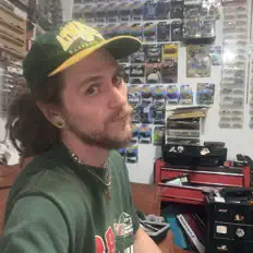 Escucha a tweeZ, mira videos musicales, lee su biografía, consulta las fechas de las gira y más.