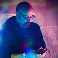 Hör dir Disposable Planet an, schau dir Musikvideos an, lies die Biografie, finde Tourdaten und mehr!