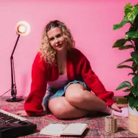 收听 undefined、观看音乐视频、阅读小传、查看巡演日期等 ！