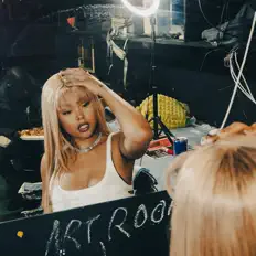 Isamyaを聴いたり、ミュージックビデオを鑑賞したり、経歴やツアー日程などを確認したりしましょう！