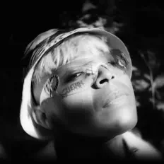 Wrthl$を聴いたり、ミュージックビデオを鑑賞したり、経歴やツアー日程などを確認したりしましょう！