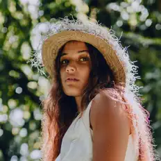 聆聽 POHAI、觀看音樂影片、閱讀小傳、查看巡演日期等！