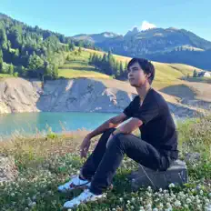 Sylvan M.을(를) 듣고, 뮤직 비디오를 보고, 약력을 읽고, 투어 일정 등을 확인하세요!