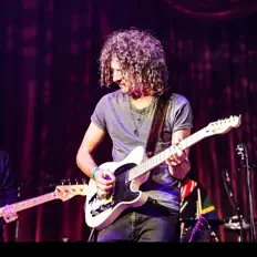 收听 Johnson Jay、观看音乐视频、阅读小传、查看巡演日期等 ！