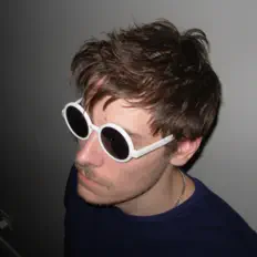 Dengarkan Buhnanaz, tonton video musik, baca bio, lihat tanggal tur & lainnya!