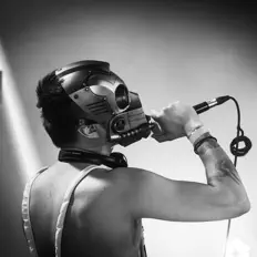 Luister naar Crispy Noise, bekijk muziekvideo's, lees de bio, bekijk de tourdata, en meer!