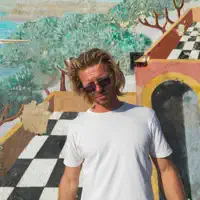 收听 undefined、观看音乐视频、阅读小传、查看巡演日期等 ！