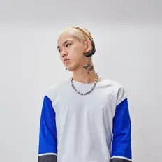 收听 TOFU、观看音乐视频、阅读小传、查看巡演日期等 ！