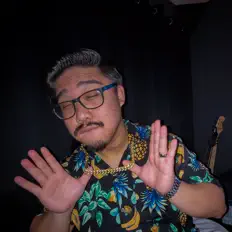 Escucha a Sikuya, mira videos musicales, lee su biografía, consulta las fechas de las gira y más.