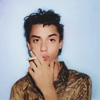 Poslechněte si interpreta undefined, sledujte hudební videa, přečtěte si životopis, podívejte se na data turné a další informace.