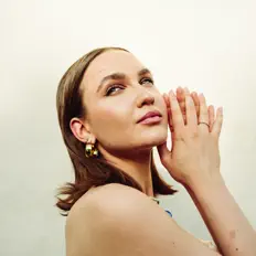 收听 Veronika Strnad、观看音乐视频、阅读小传、查看巡演日期等 ！