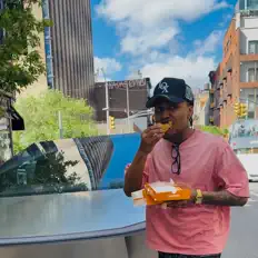 Ouça VVSVINO, assista a videoclipes, leia a biografia, veja as datas das turnês e mais!