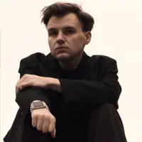 Ouve undefined, vê vídeos de música, lê a biografia, vê as datas da digressão e muito mais!