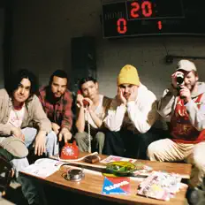 收听 Hear In Color、观看音乐视频、阅读小传、查看巡演日期等 ！