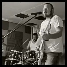 Ascolta Silvergun Manor, guarda video musicali, leggi la biografia, vedi le date del tour & altro!