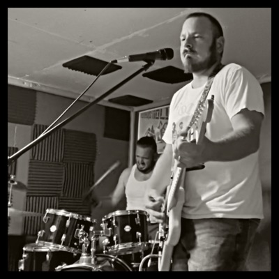 Listen to Silvergun Manor, watch music videos, read bio, see tour dates & more!