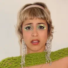 Ouça Bella Bellux, assista a videoclipes, leia a biografia, veja as datas das turnês e mais!