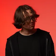 Escucha a Падаем, mira videos musicales, lee su biografía, consulta las fechas de las gira y más.