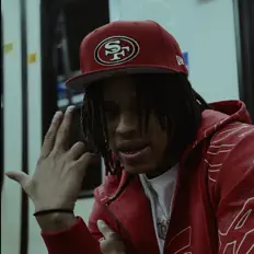 Dengarkan DMQ, tonton video musik, baca bio, lihat tanggal tur & lainnya!