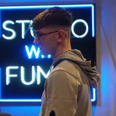 Ouça Nicho, assista a videoclipes, leia a biografia, veja as datas das turnês e mais!