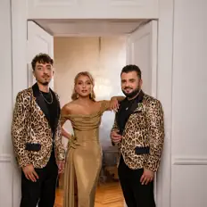 Escucha a DoReDoS, mira videos musicales, lee su biografía, consulta las fechas de las gira y más.