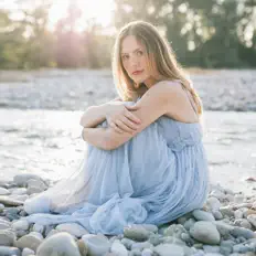 Listen to Sara Costa, watch music videos, read bio, see tour dates & more!