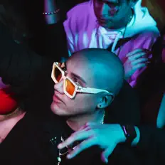 Mitch Caleboy: песни, клипы, биография, даты выступлений и многое другое.