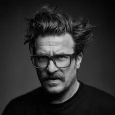 Parov Stelarを聴いたり、ミュージックビデオを鑑賞したり、経歴やツアー日程などを確認したりしましょう！