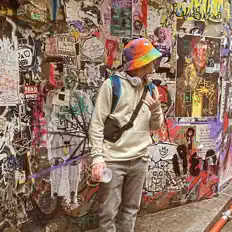 Poslechněte si interpreta K,BYE, sledujte hudební videa, přečtěte si životopis, podívejte se na data turné a další informace.