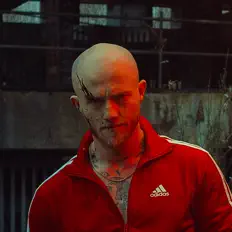 收听 Attention®、观看音乐视频、阅读小传、查看巡演日期等 ！